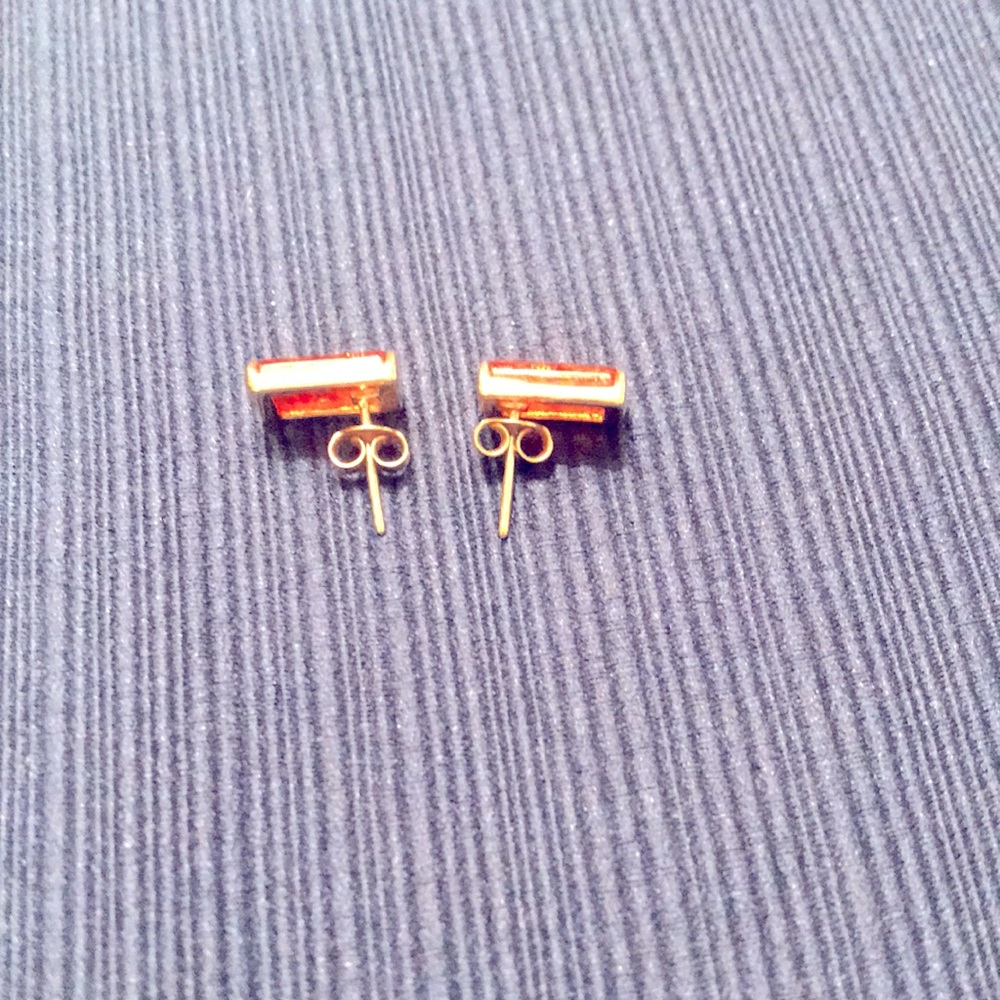 Nwot Amber Rectangular, Cylindrical Stud Earrrings - image 3